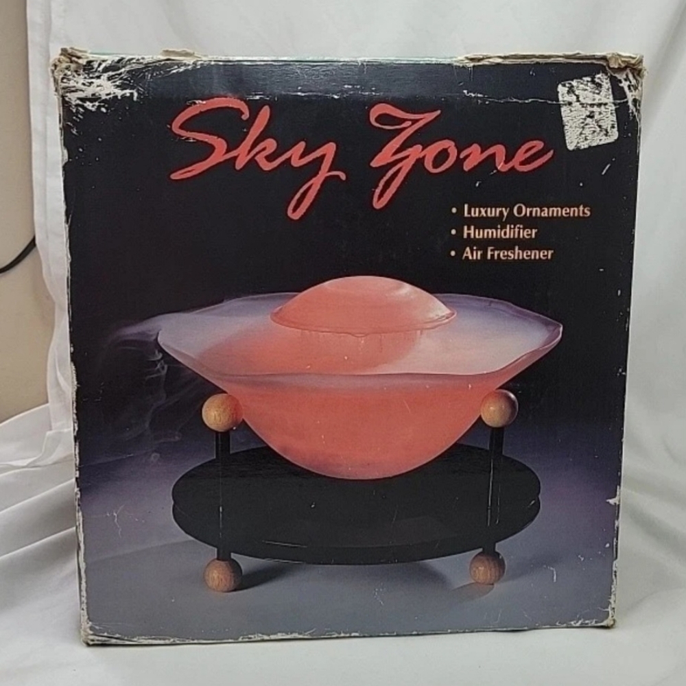 Skyzone Cool Mist Humidifier 80s 90s UFO theme Vintage